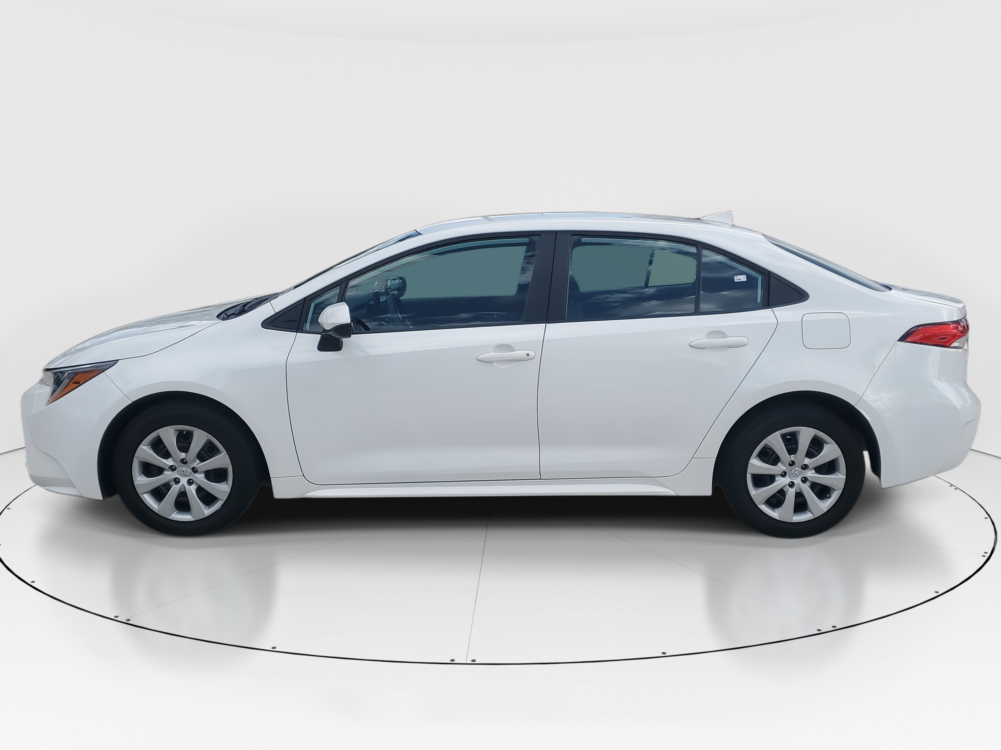Used 2023 Toyota Corolla LE image 6