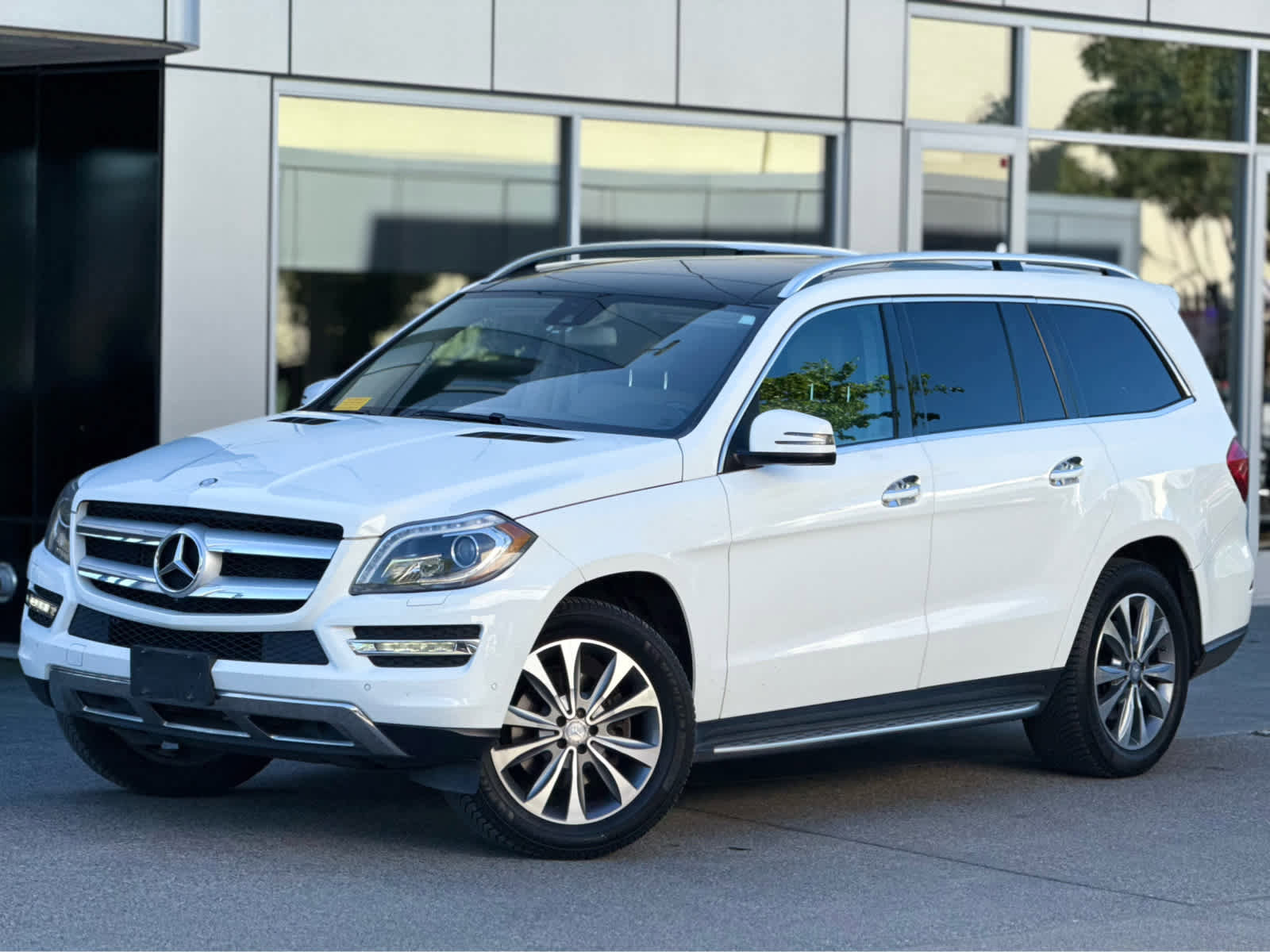 Used 2016 Mercedes-Benz GL 450 4MATIC image 2