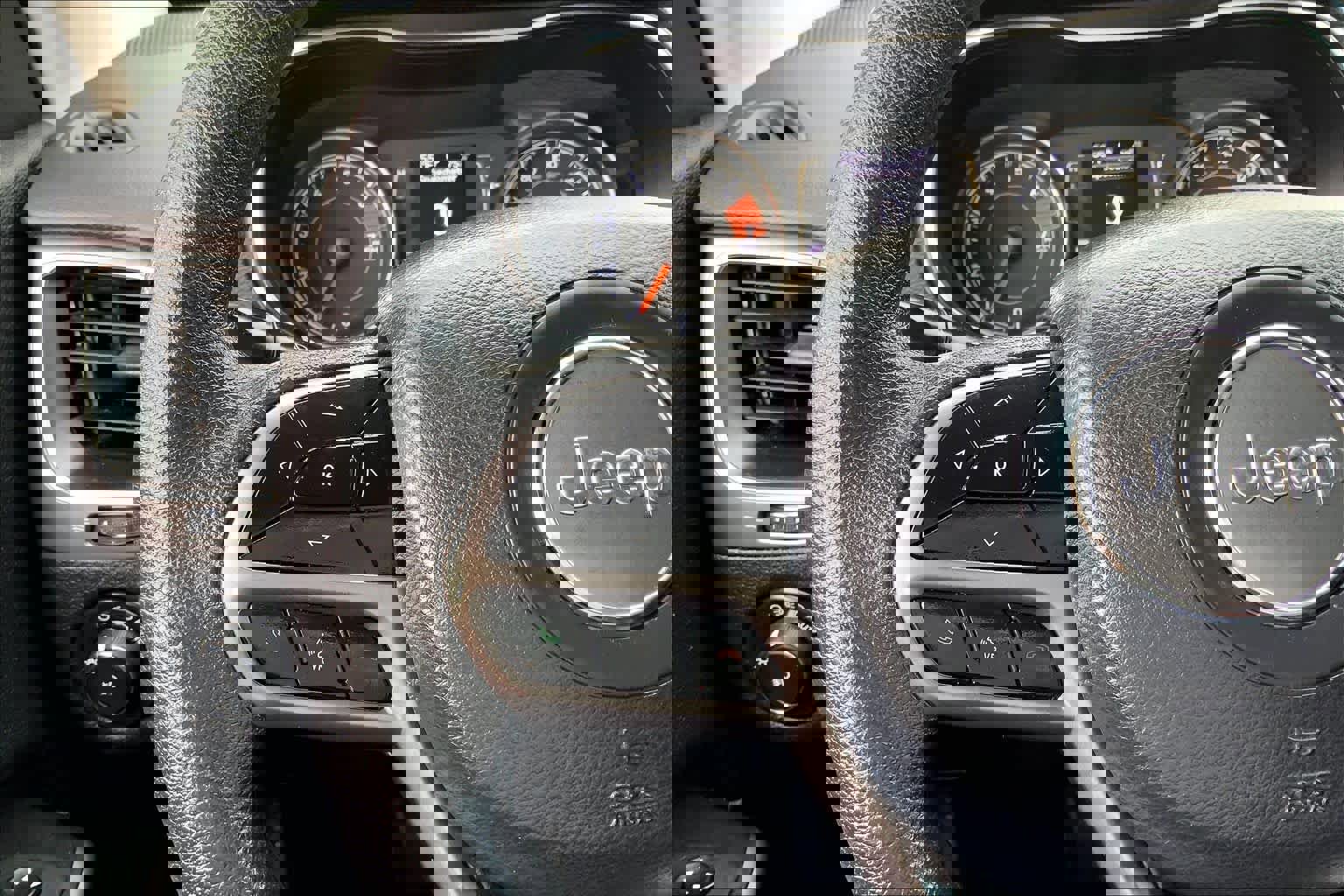 Used 2019 Jeep Cherokee Latitude w/ Popular Appearance Group image 23