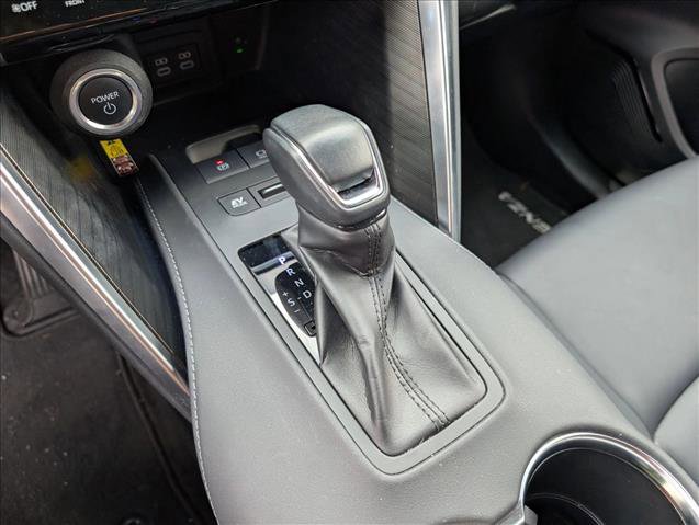 Certified 2023 Toyota Venza XLE image 11