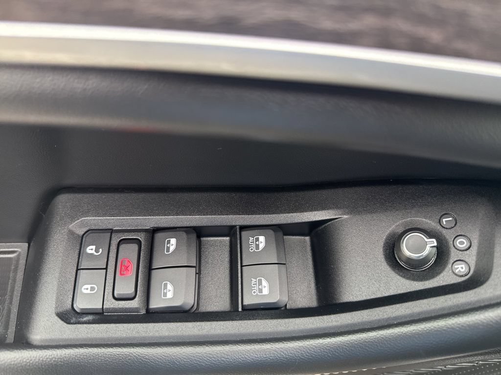 Used 2023 Jeep Grand Cherokee Limited AWD/4WD image 26