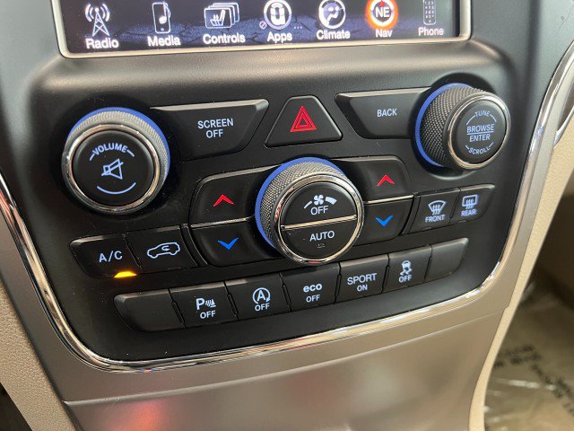 Used 2016 Jeep Grand Cherokee Overland AWD/4WD image 21