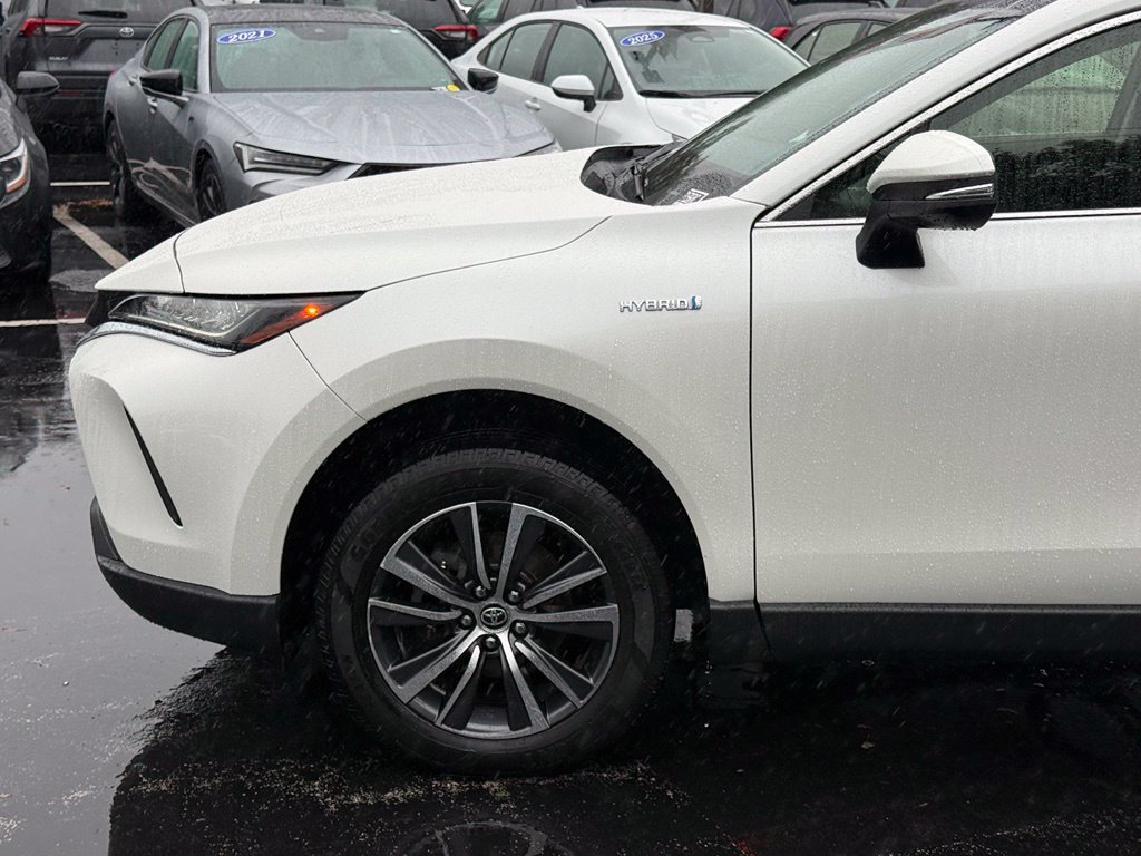 Certified 2021 Toyota Venza LE AWD/4WD image 2