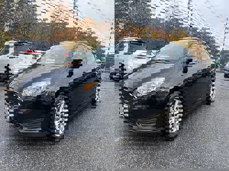 Used 2016 Ford Focus SE w/ SE Cold Weather Package