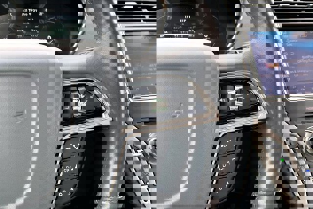 Used 2019 Lincoln Nautilus Reserve image 19