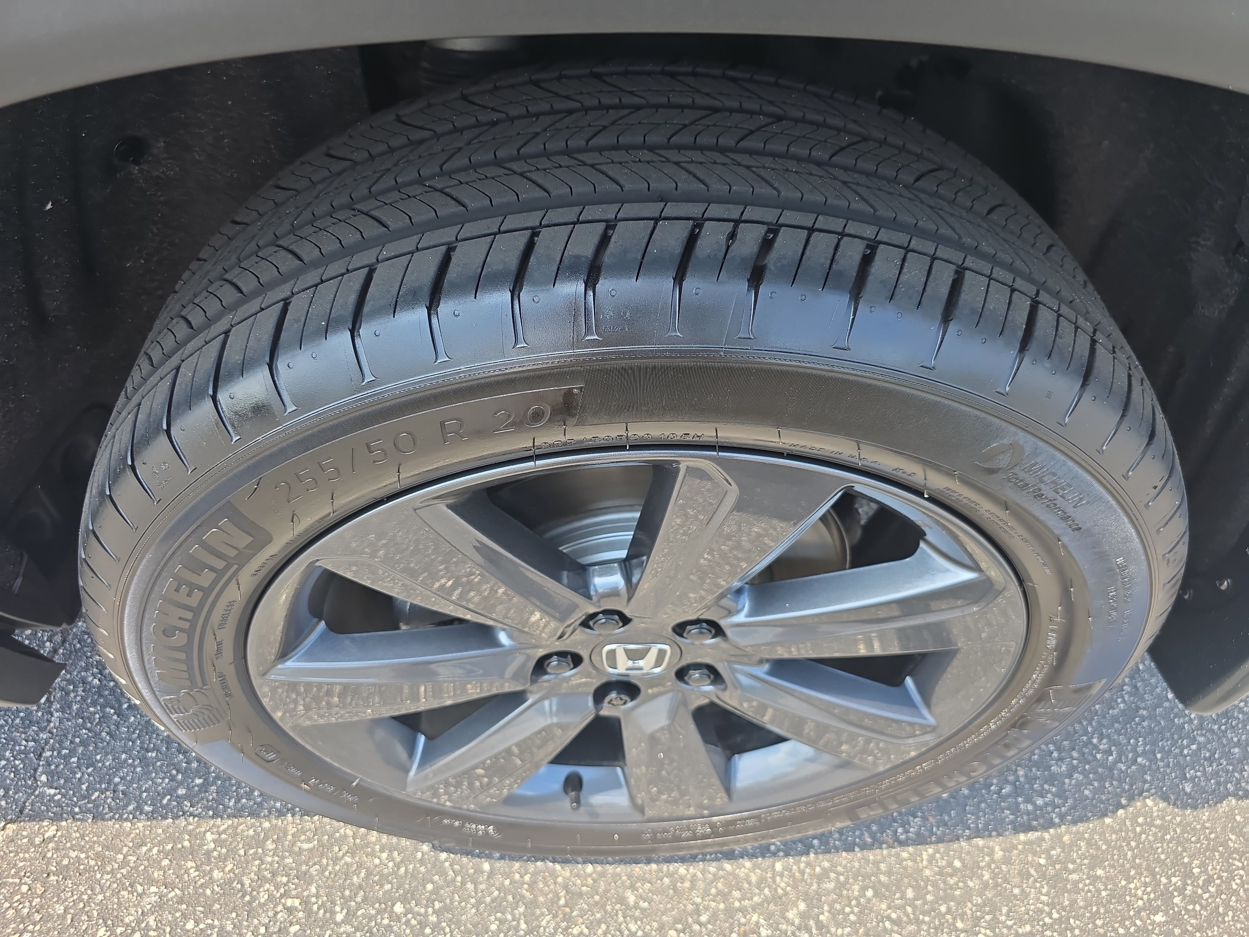 Used 2025 Honda Pilot Sport image 32