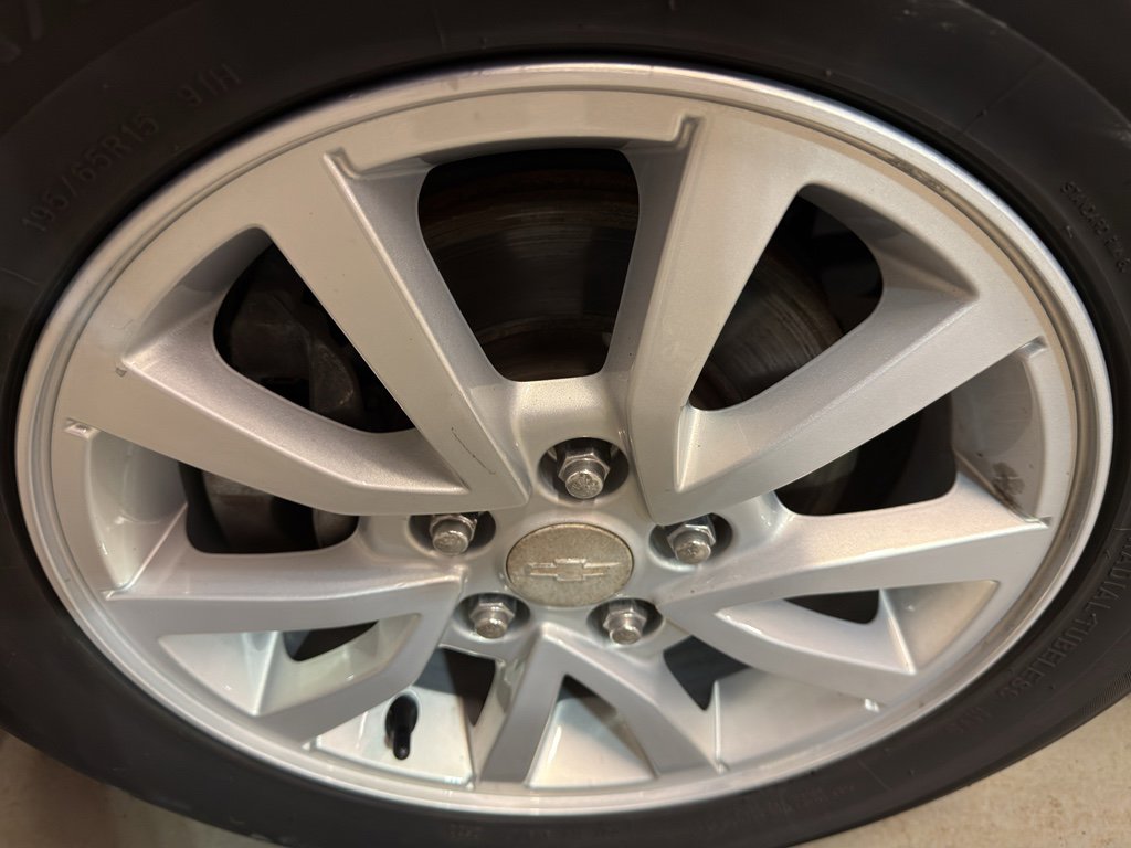 Used 2017 Chevrolet Sonic LT image 32