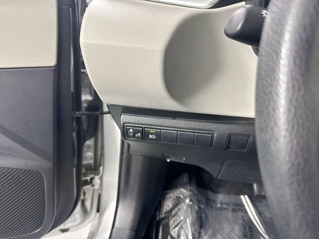 Used 2020 Toyota Corolla LE FWD image 14