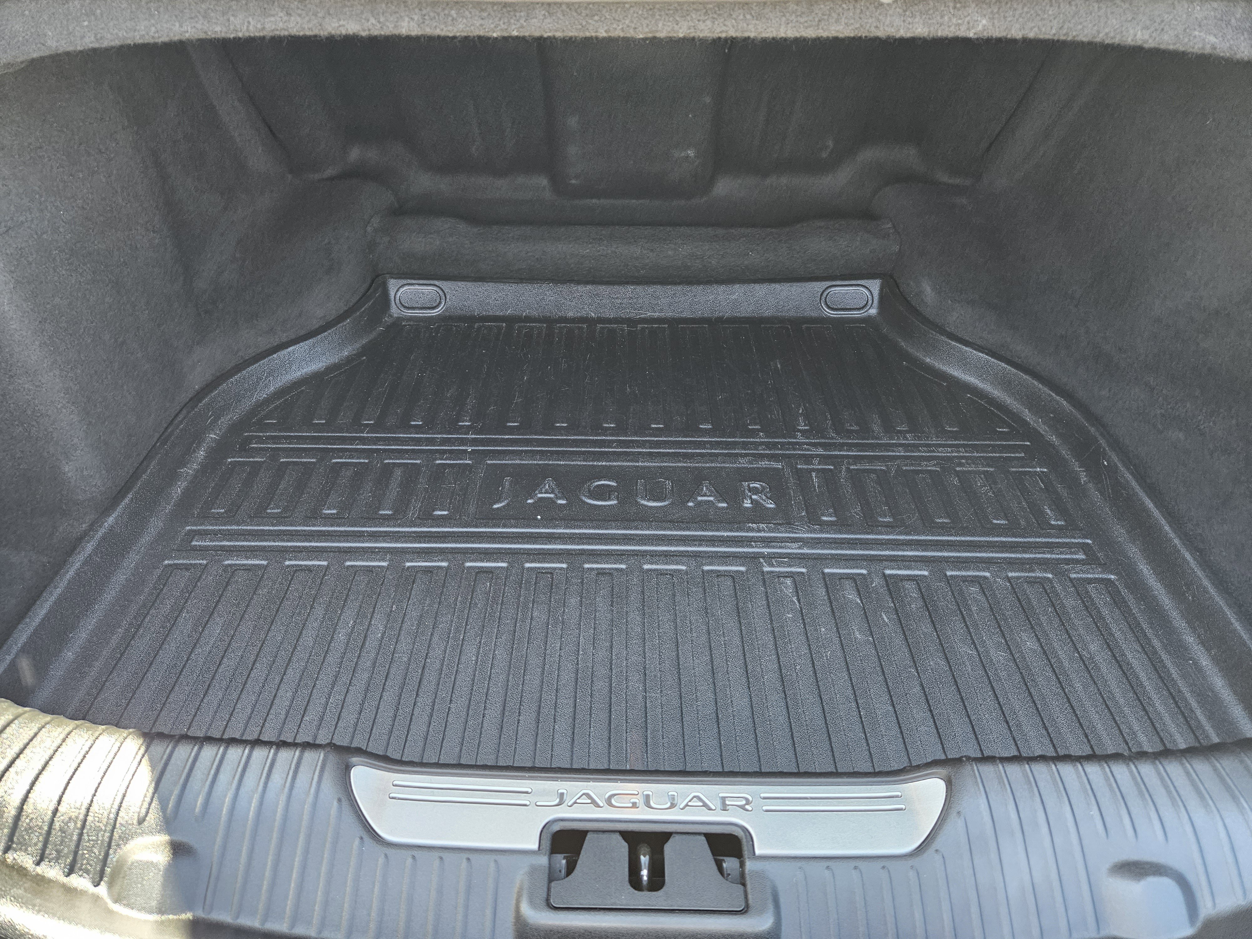 Used 2019 Jaguar XJ L Portfolio AWD/4WD image 31