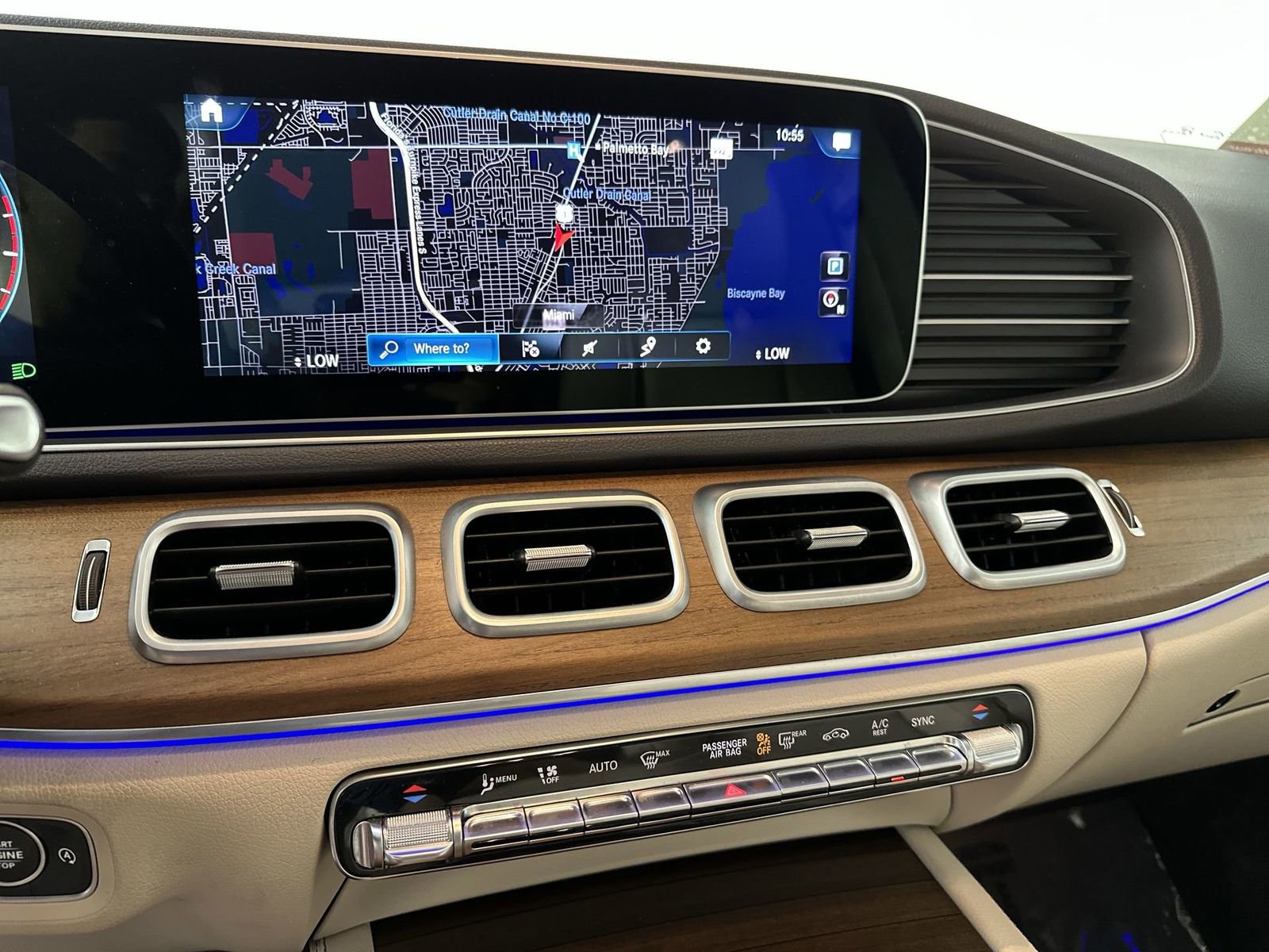 Used 2021 Mercedes-Benz GLE 350 w/ Premium Package image 25