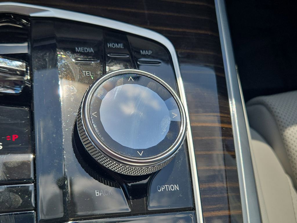 Used 2024 BMW X5 sDrive40i w/ Executive Package image 24