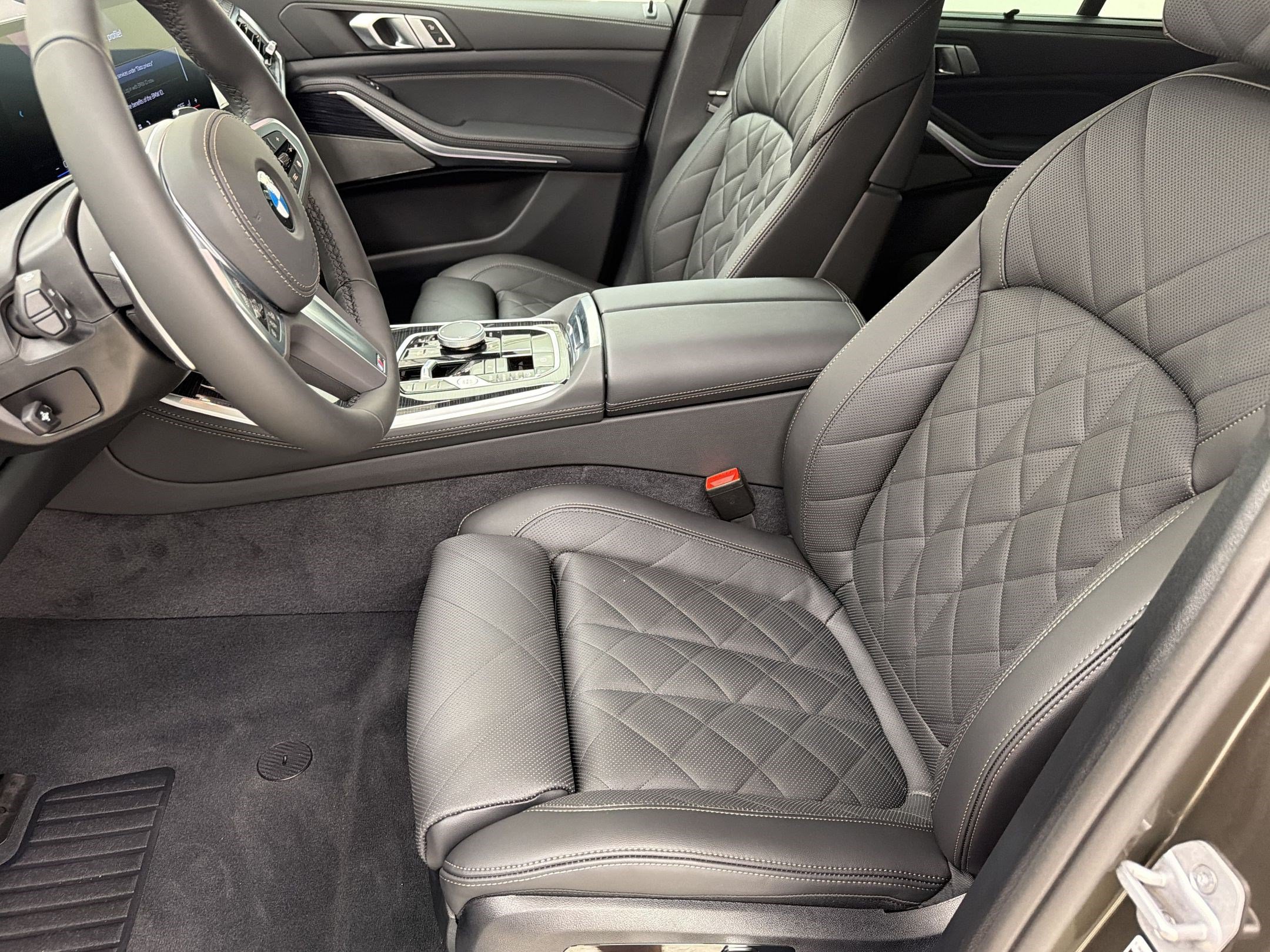 New 2026 BMW X5 xDrive40i w/ M Sport Package AWD/4WD image 5