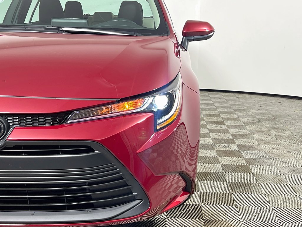 Used 2026 Toyota Corolla LE FWD image 9