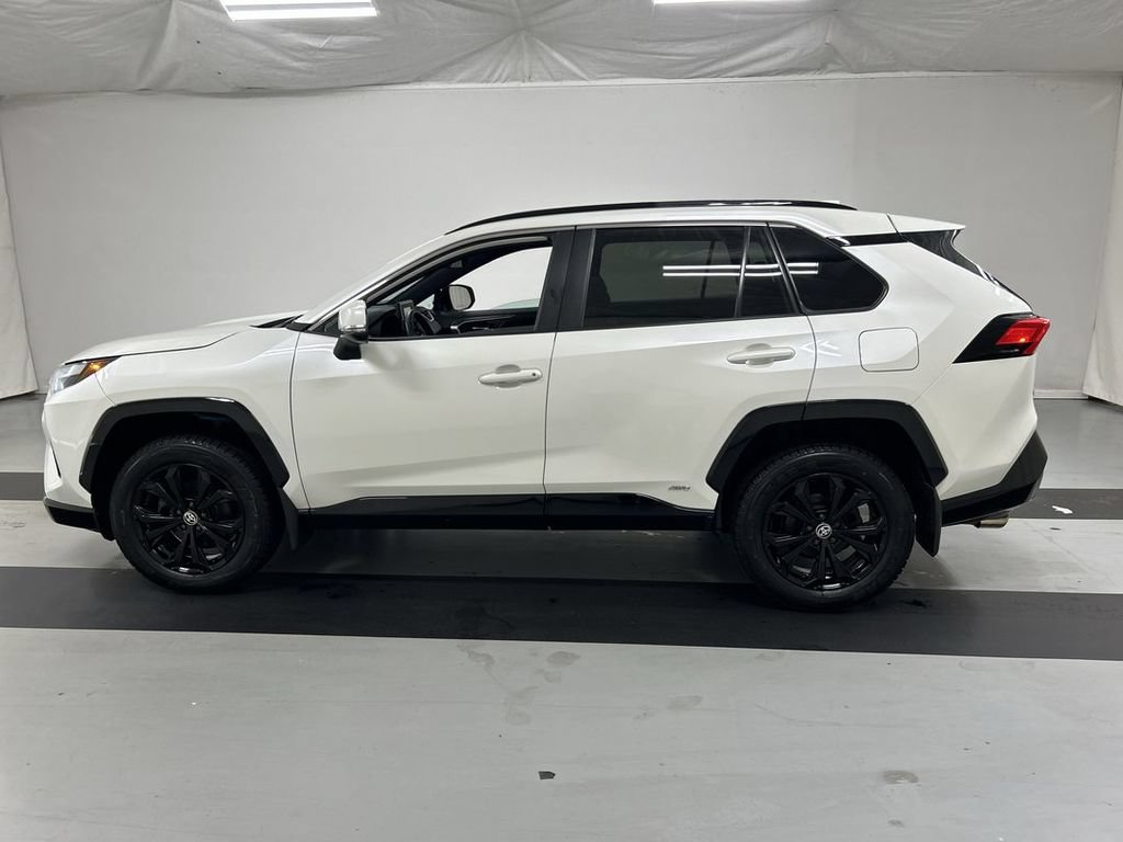 Used 2022 Toyota RAV4 SE w/ Convenience Package AWD/4WD image 6