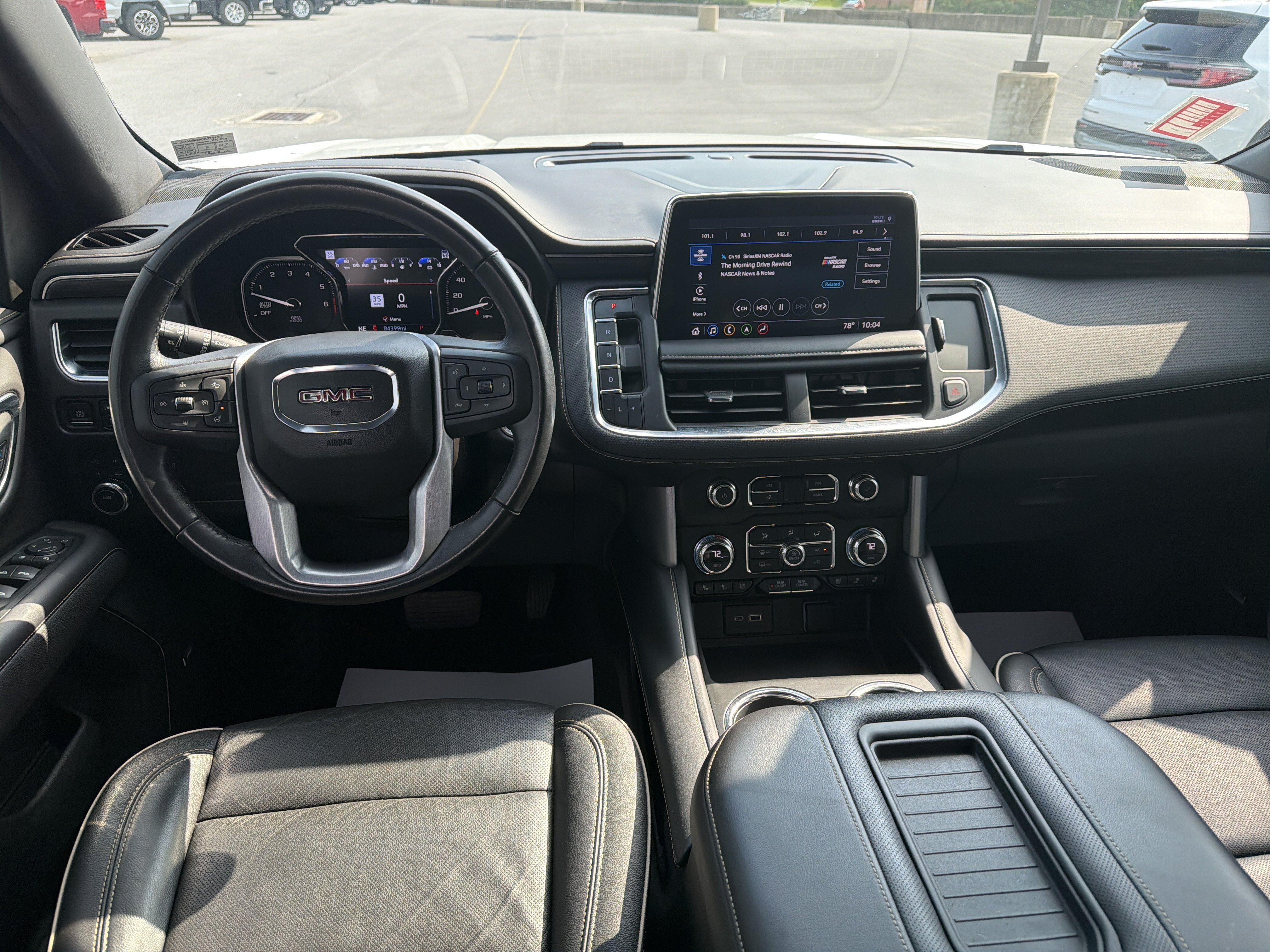 Used 2021 GMC Yukon SLT w/ SLT Premium Package AWD/4WD image 7