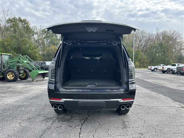 New 2026 Chevrolet Suburban Premier image 19