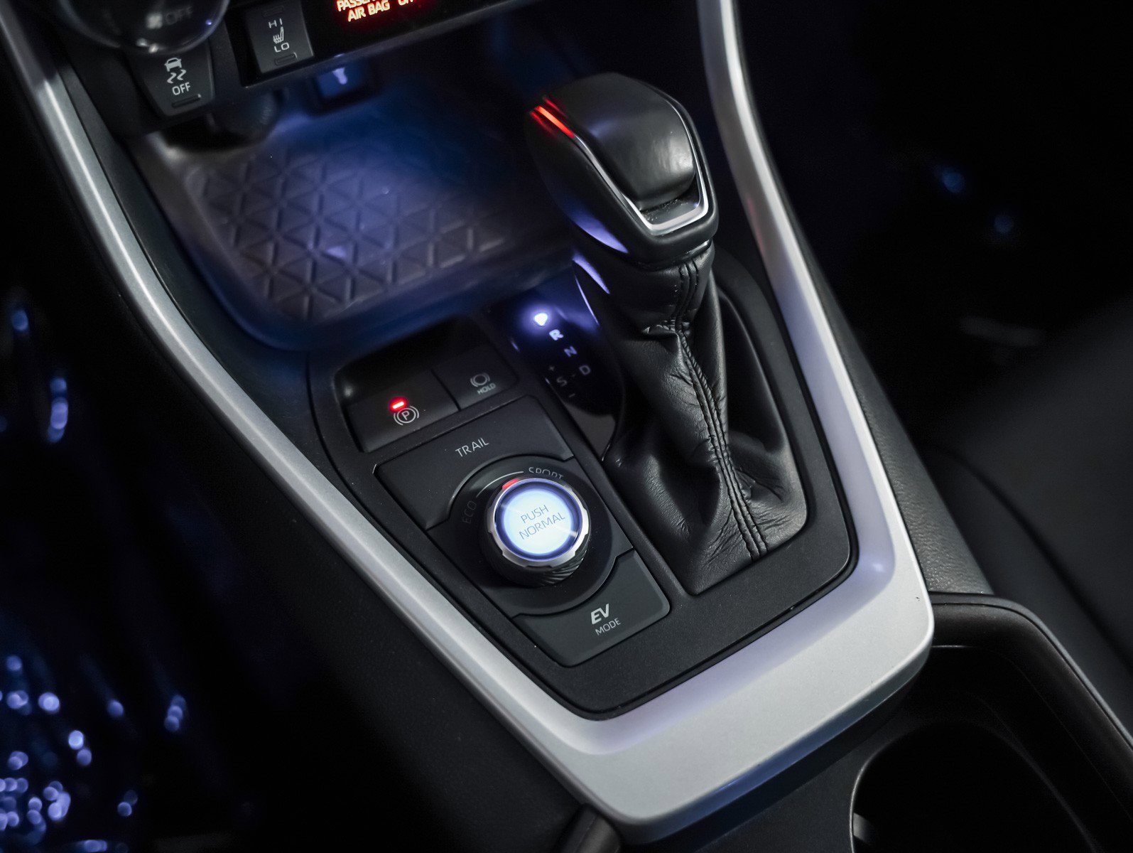 Used 2021 Toyota RAV4 Limited image 18