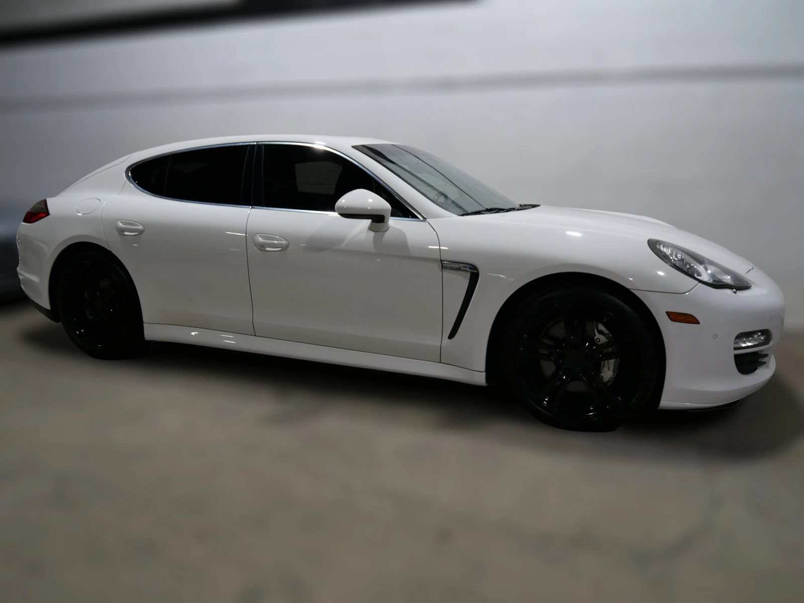 Used 2011 Porsche Panamera S RWD image 3