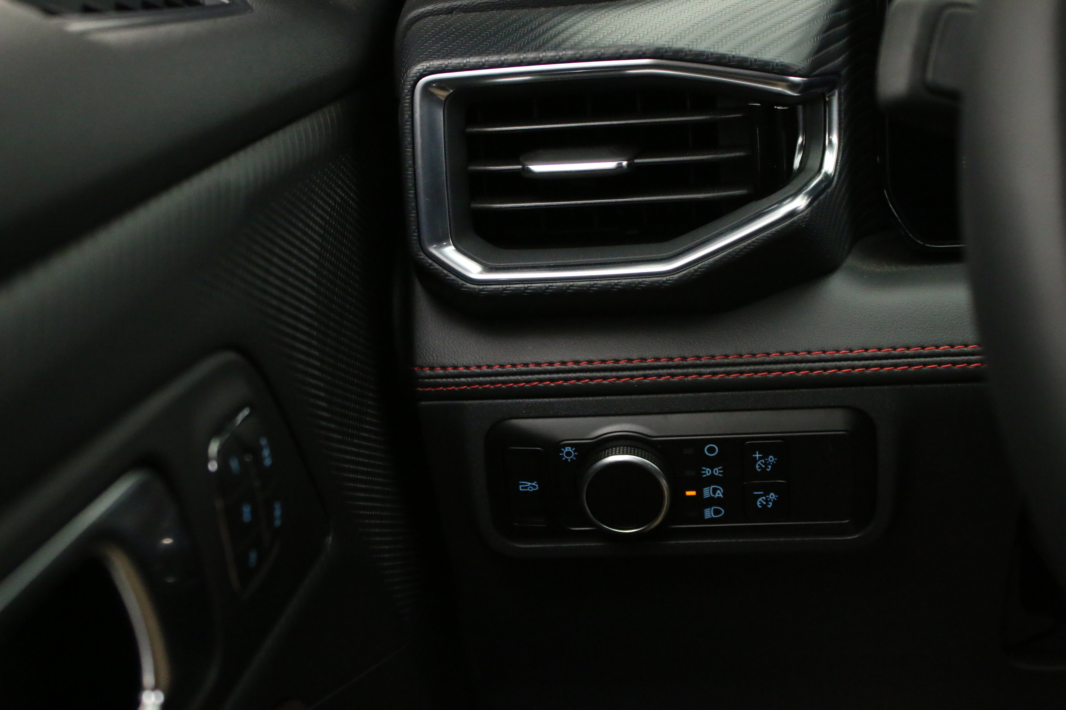 Used 2025 Ford Mustang GT Premium RWD image 15