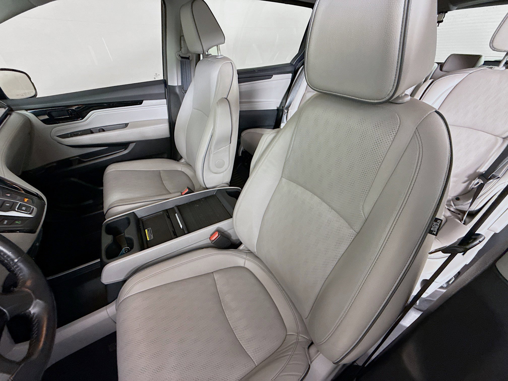 Used 2023 Honda Odyssey Elite image 26