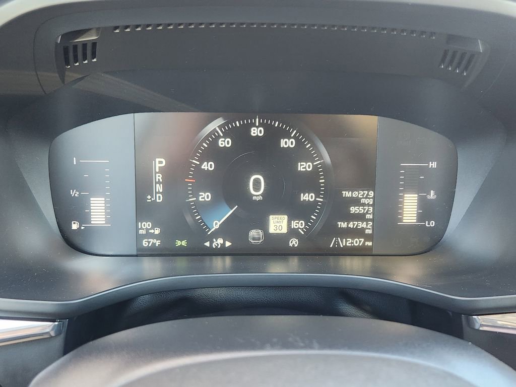 Used 2019 Volvo XC60 T6 Momentum w/ Advanced Package image 6