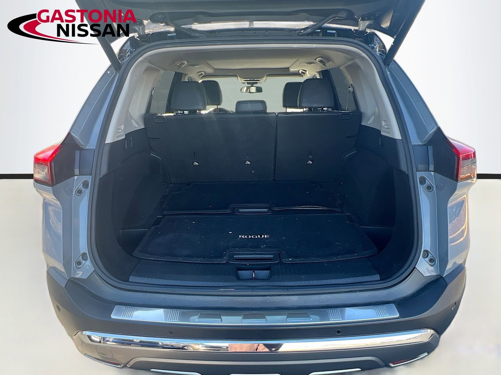 Used 2021 Nissan Rogue Platinum image 35