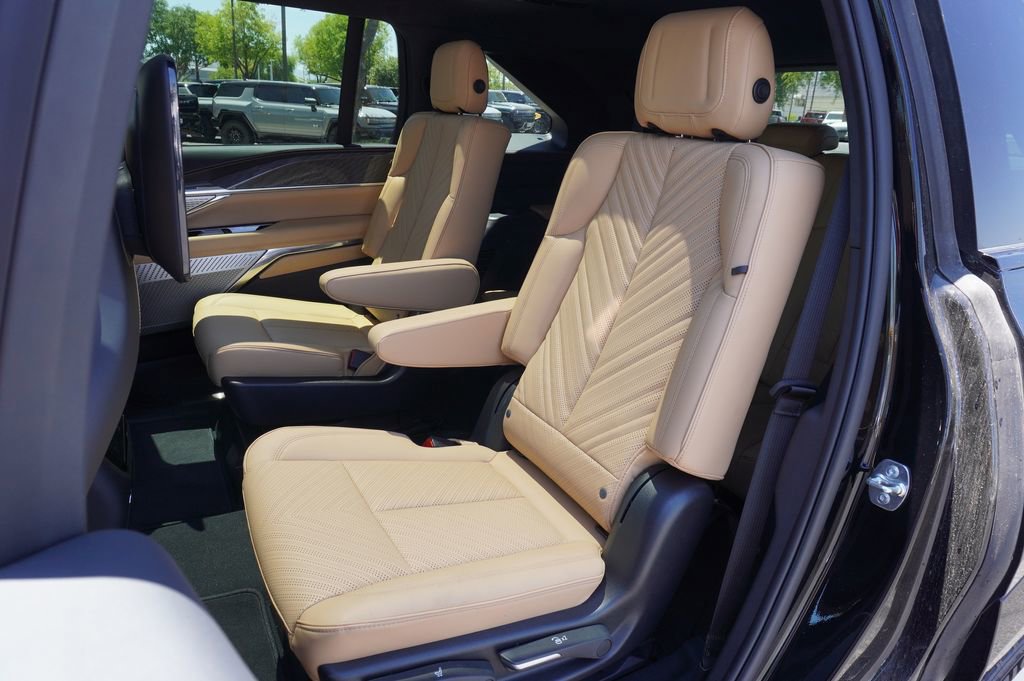 New 2025 Cadillac Escalade IQ Luxury 2 image 8