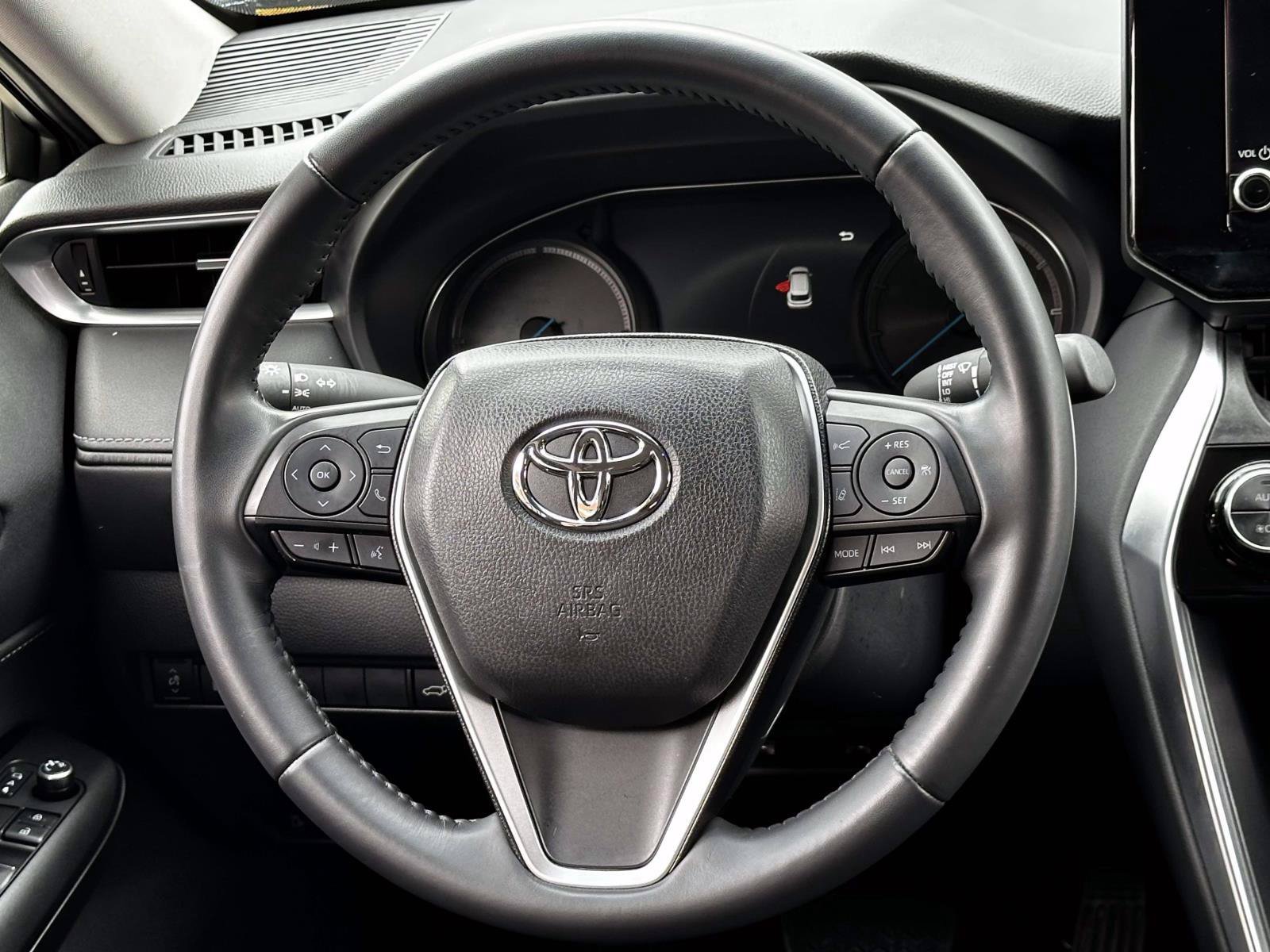 Used 2023 Toyota Venza LE AWD/4WD image 17