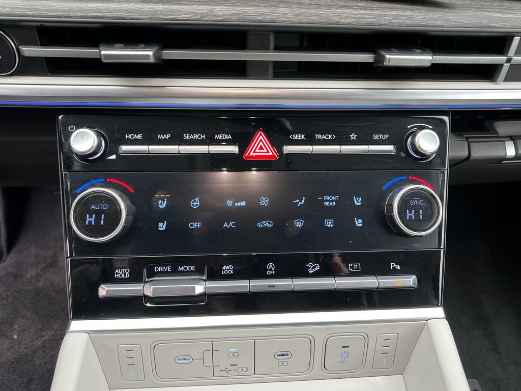 Used 2025 Hyundai Santa Fe Calligraphy image 17
