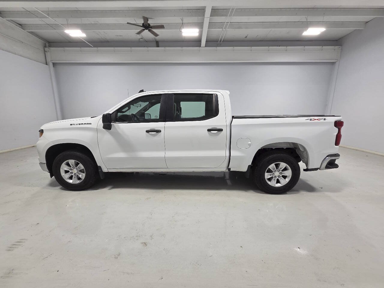 Used 2022 Chevrolet Silverado 1500 W/T w/ Trailering Package AWD/4WD image 6