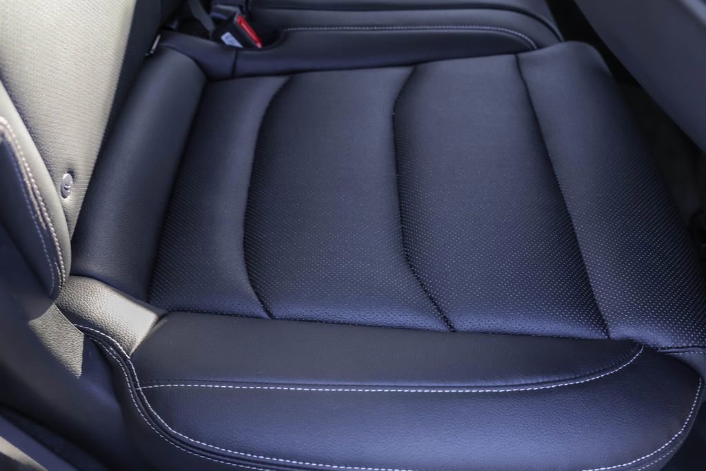 Used 2026 Genesis GV70 2.5T Select image 33