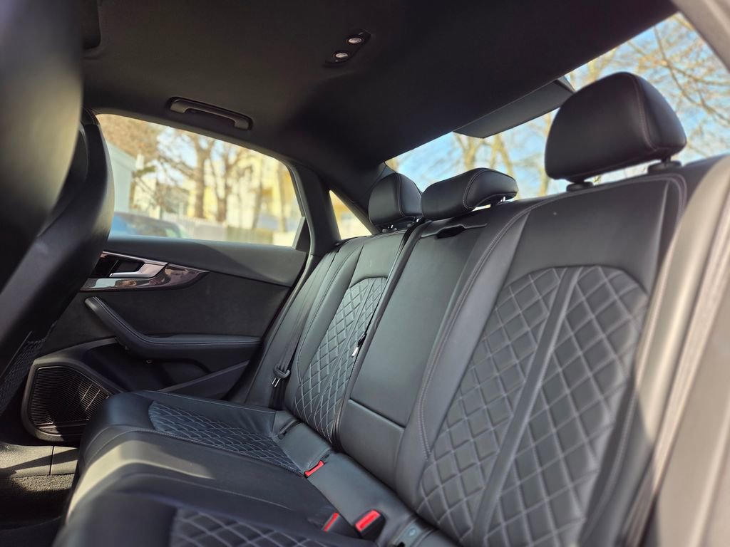Used 2021 Audi S4 Premium Plus image 23
