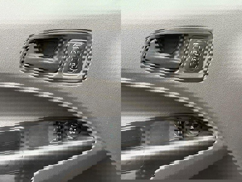 Used 2023 Ford Transit Connect XL image 23