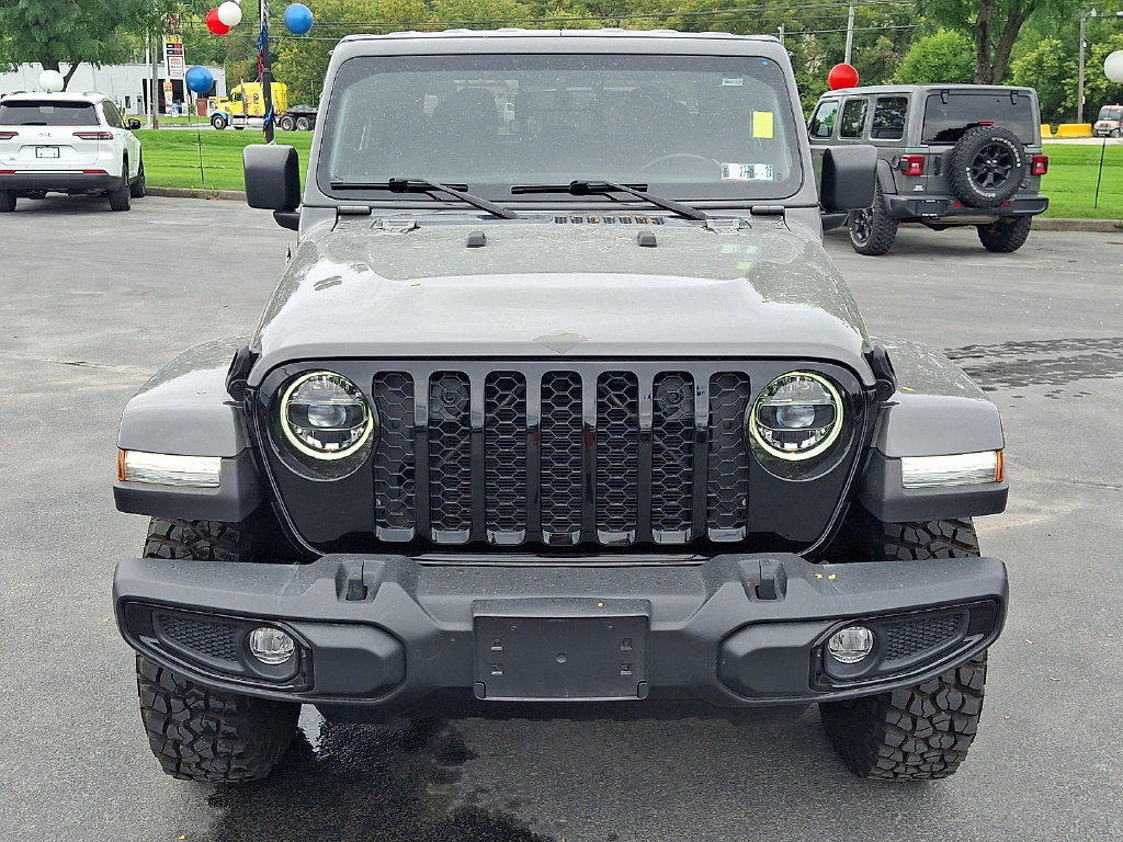 Certified 2022 Jeep Gladiator Overland AWD/4WD image 2