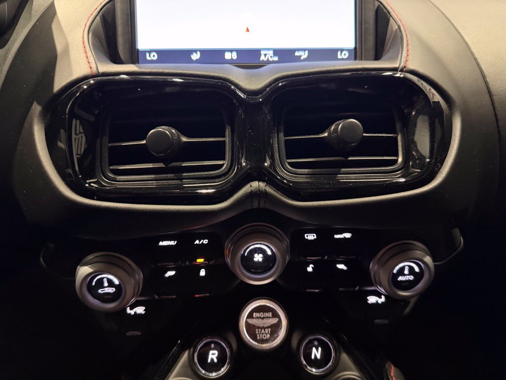 Used 2020 Aston Martin V8 Vantage Coupe RWD image 22