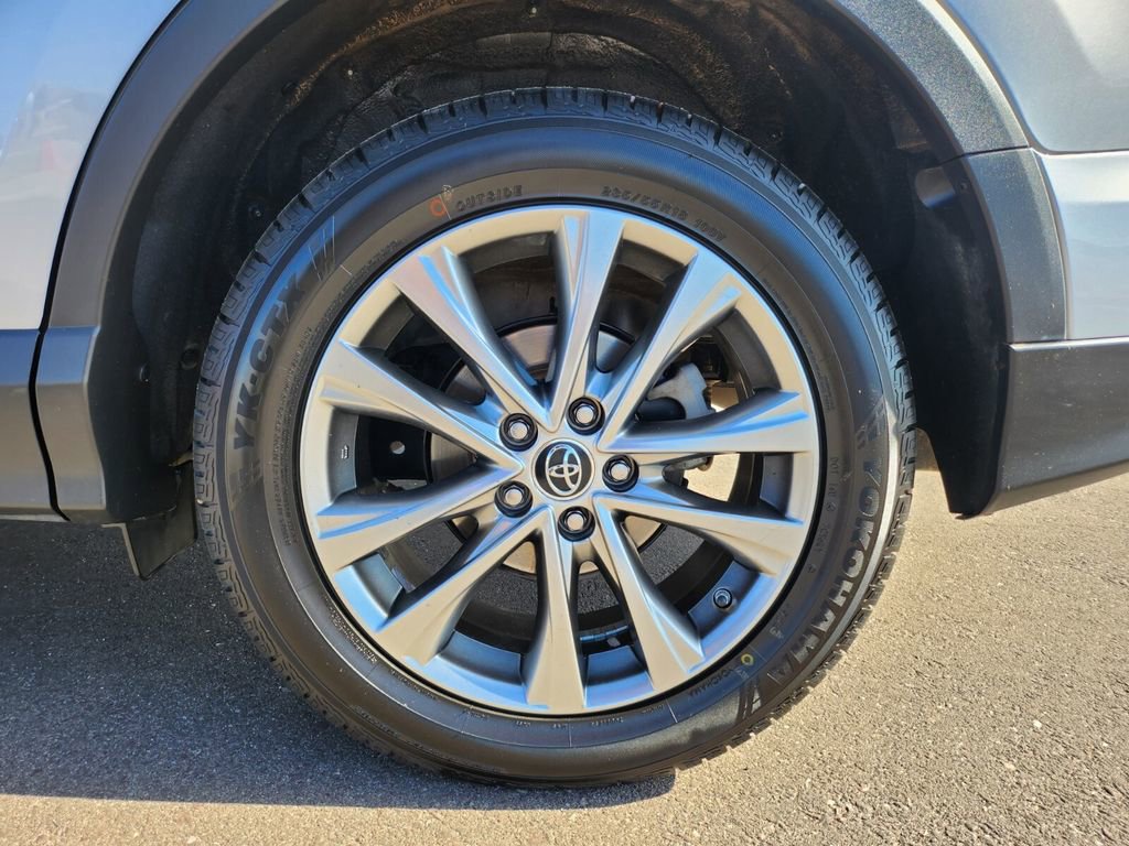 Used 2016 Toyota RAV4 Limited image 33