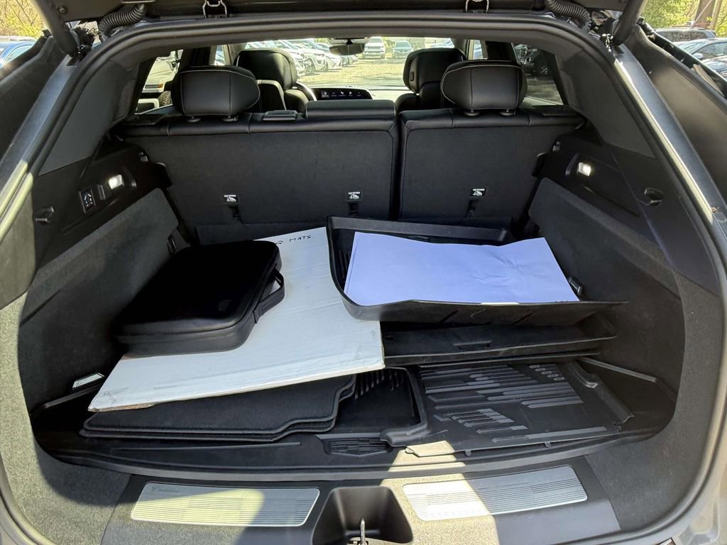 Used 2025 Cadillac Lyriq Sport image 11