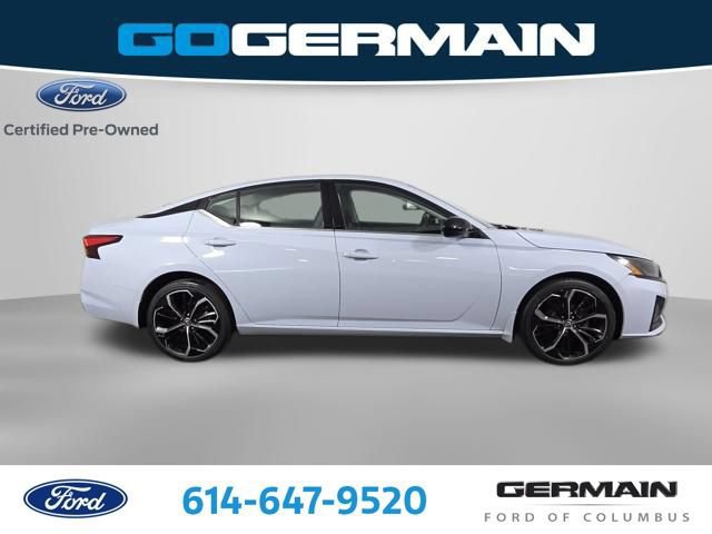 Used 2023 Nissan Altima 2.5 SR w/ SR Premium Package AWD/4WD image 5