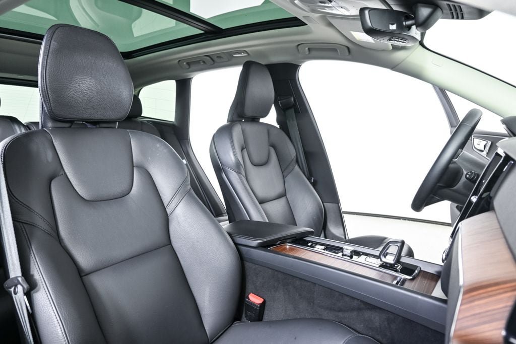 Certified 2023 Volvo XC60 B5 Plus w/ Protection Package AWD/4WD image 23