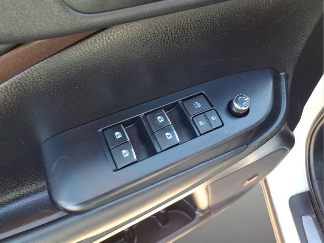 Used 2019 Toyota Highlander Limited image 17