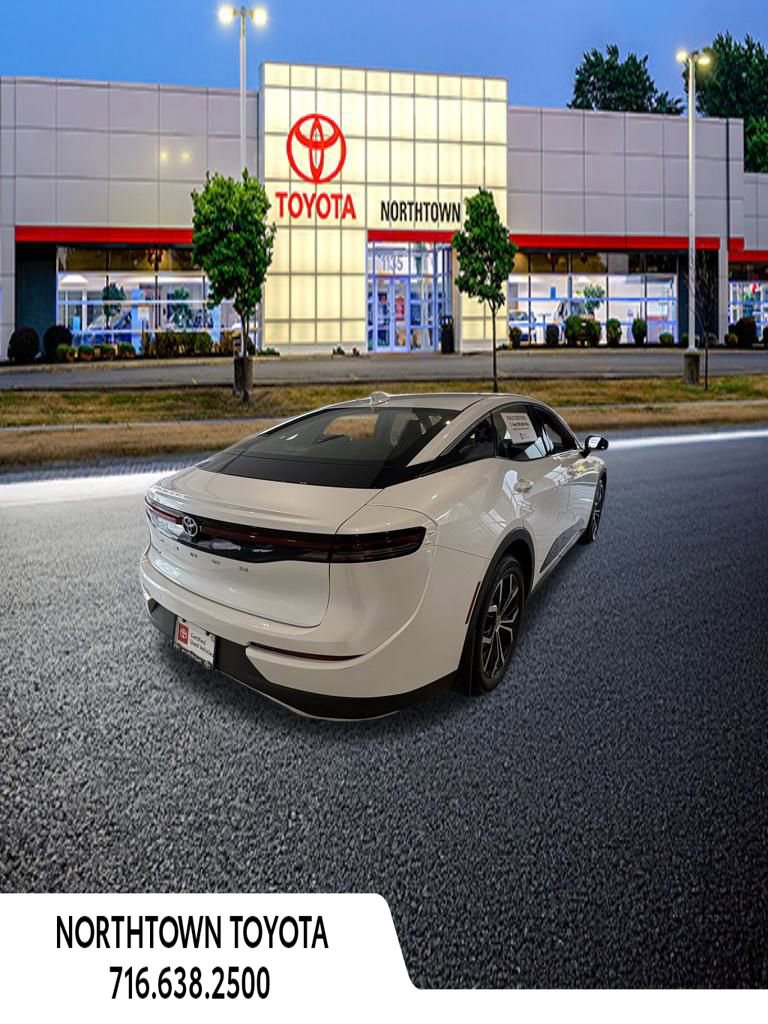 Used 2024 Toyota Crown XLE image 7