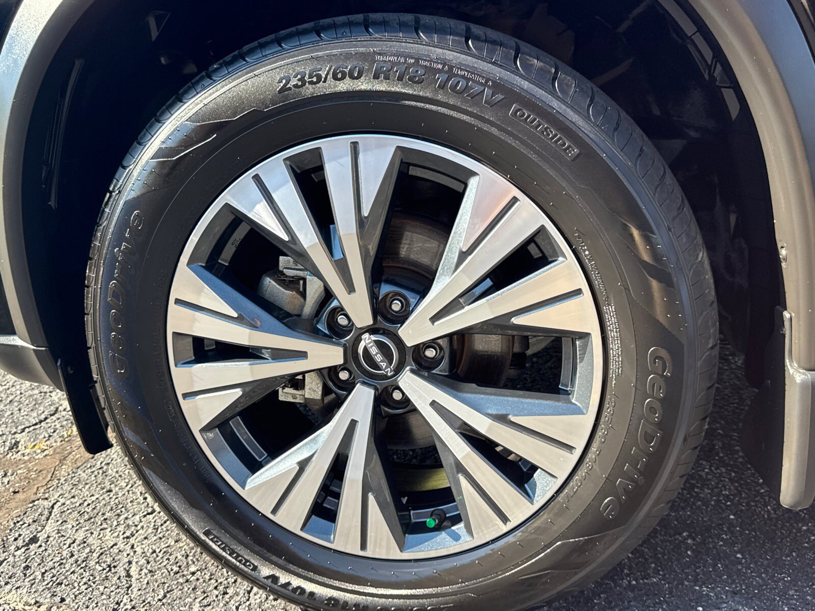 Used 2022 Nissan Rogue SV FWD image 13