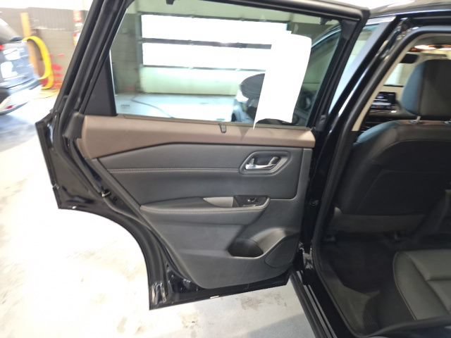 Certified 2023 Nissan Rogue SV w/ SV Premium B Package AWD/4WD image 20