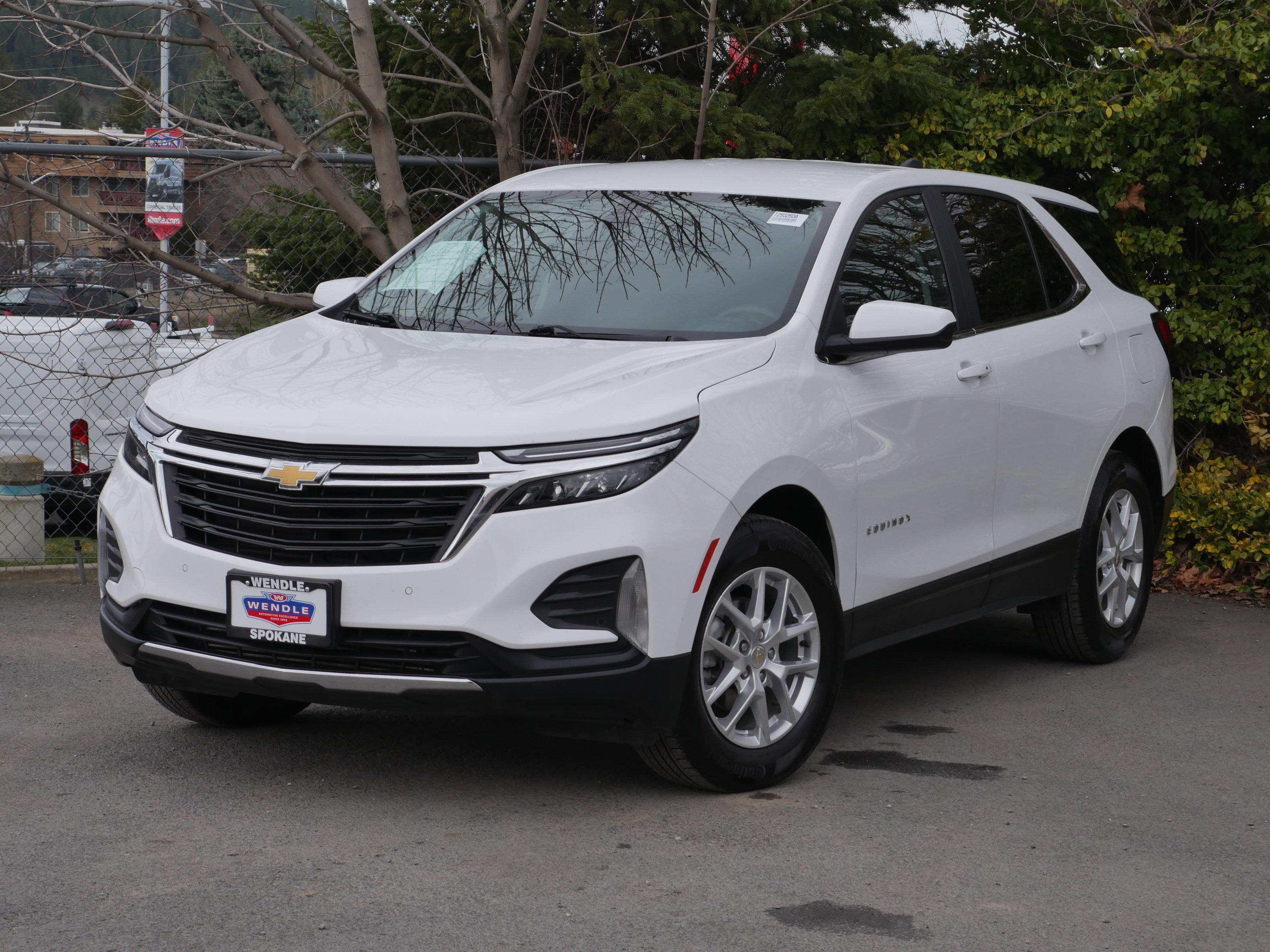 Used 2022 Chevrolet Equinox LT image 2