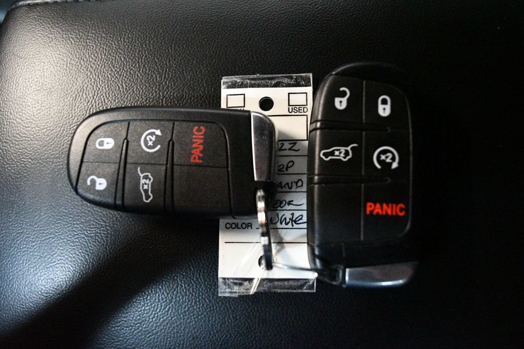 Used 2022 Jeep Grand Cherokee Limited AWD/4WD image 79