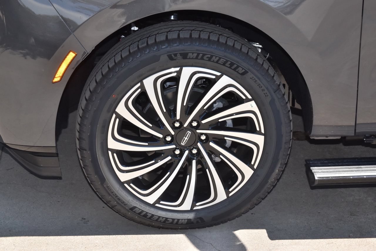 New 2027 Lincoln Navigator Black Label AWD/4WD image 43