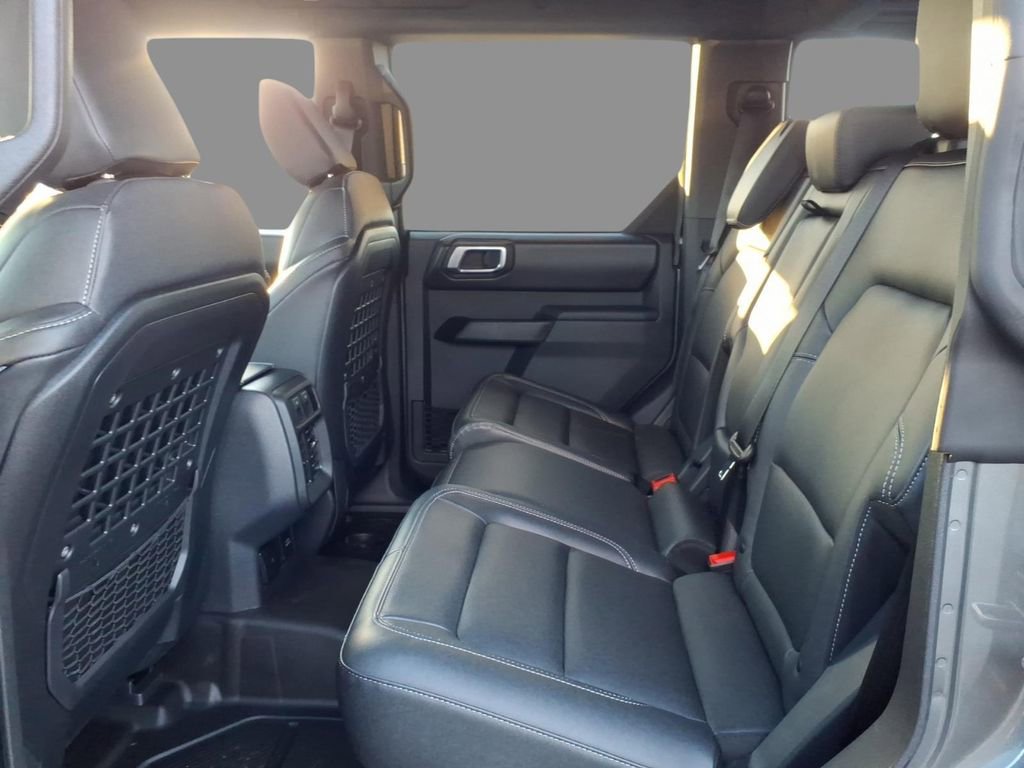 New 2025 Ford Bronco Badlands image 5