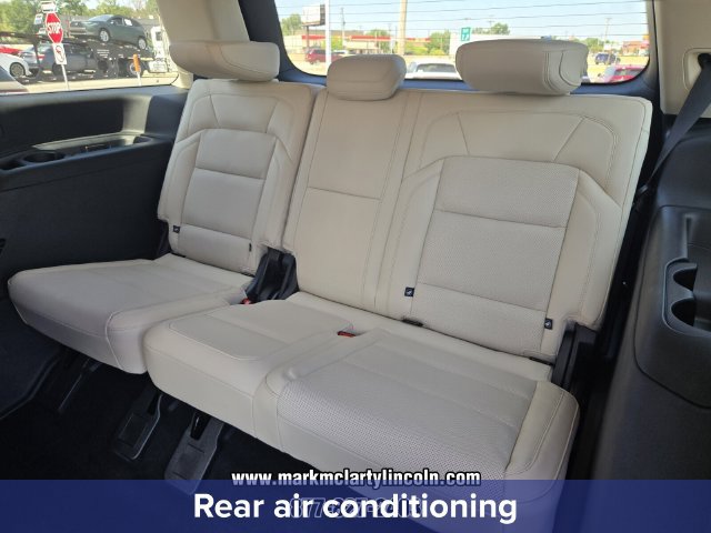 New 2027 Lincoln Navigator Premiere AWD/4WD image 11