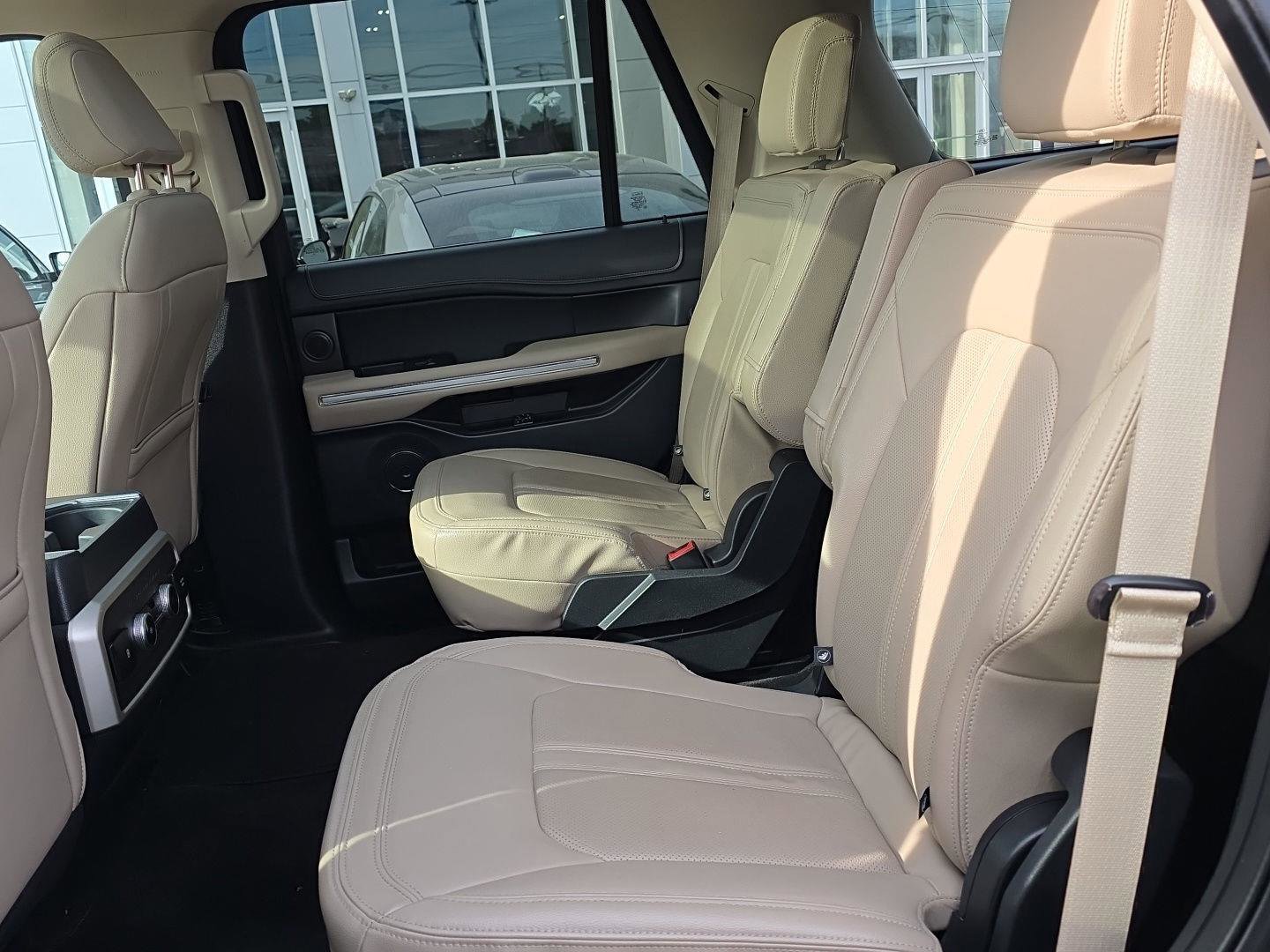 Used 2022 Ford Expedition Limited image 25