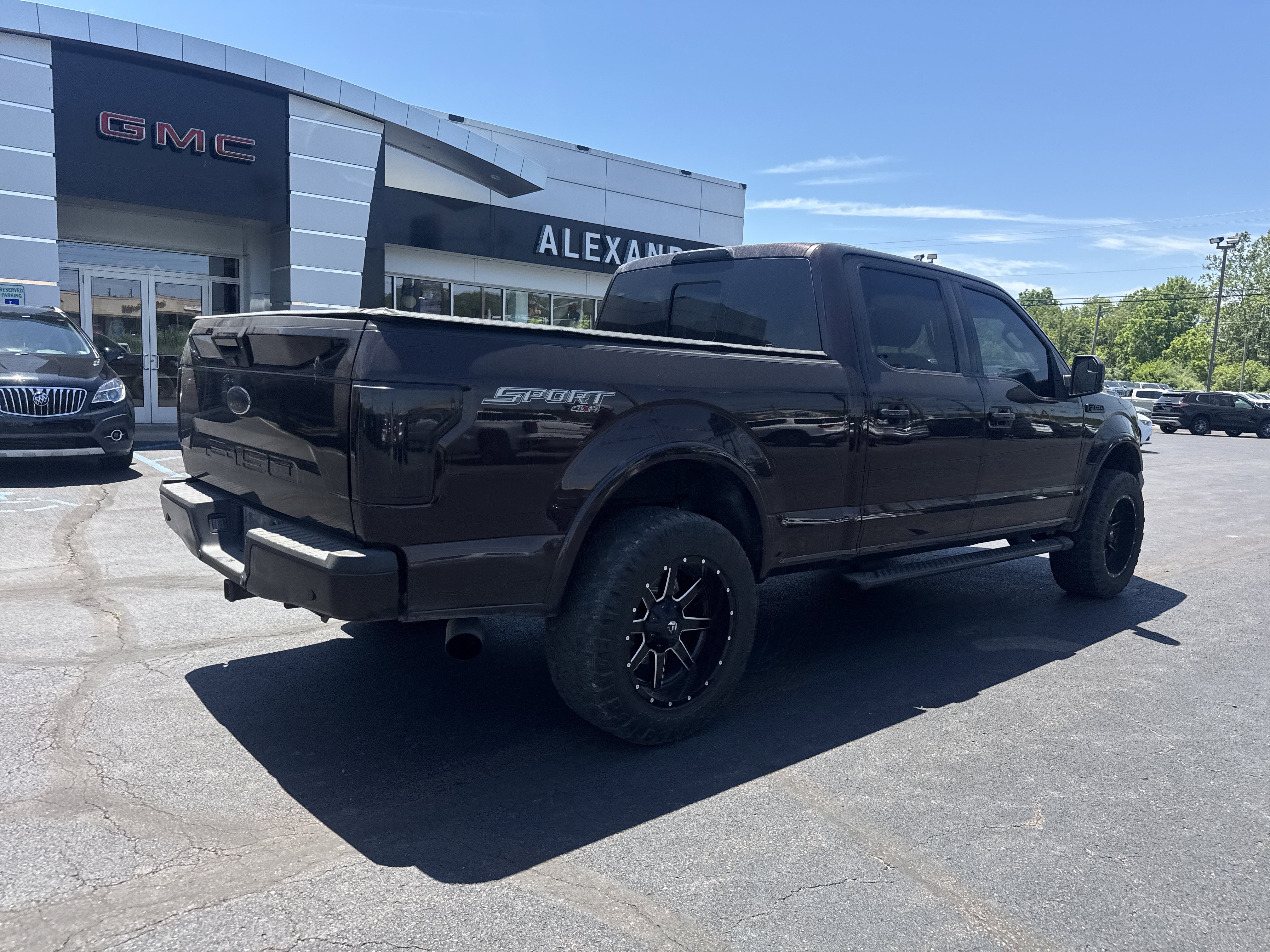 Used 2018 Ford F150 XLT w/ Equipment Group 302A Luxury AWD/4WD image 3
